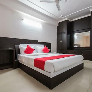 Oyo Flagship 24088 Hotel City Centre